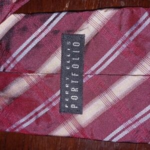 𝅺PERRY ELLIS Portfolio Cherry Striped Silk Tie